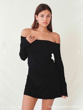 NWOT Indigo Luna Black Flared Long Sleeve Top